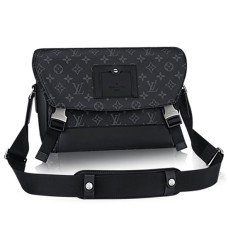 L Vuitton M40511 Messenger PM Voyager Messenger Bag Monogram Eclipse Canvas
