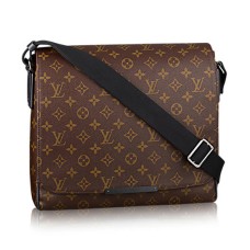 L Vuitton M40934 District MM Messenger Bag Monogram Canvas