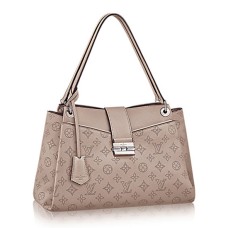 L Vuitton M41791 Sevres Shoulder Bag Mahina Leather